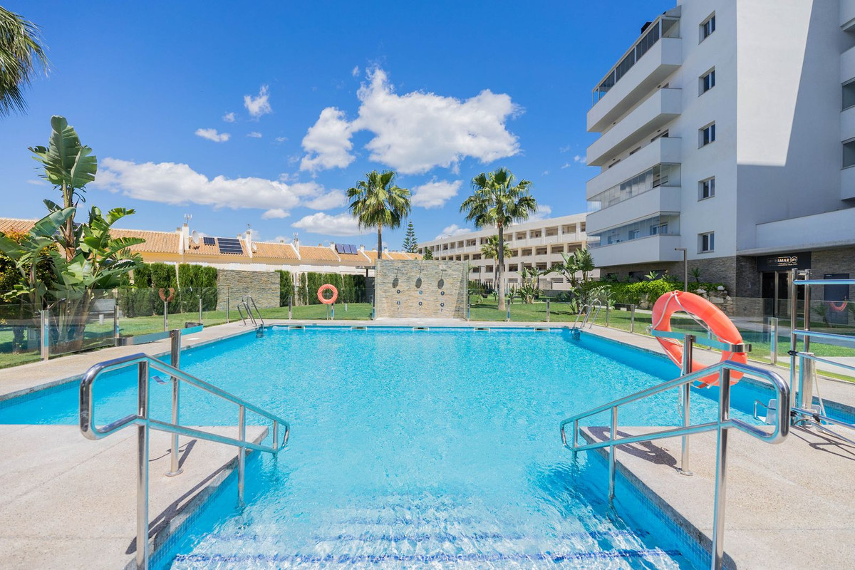 3 Bed Apartment for sale in Fuengirola Costa Del Sol, Málaga, Spain