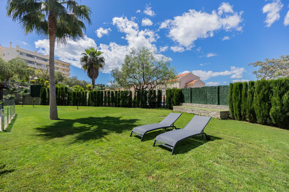 3 Bed Apartment for sale in Fuengirola Costa Del Sol, Málaga, Spain