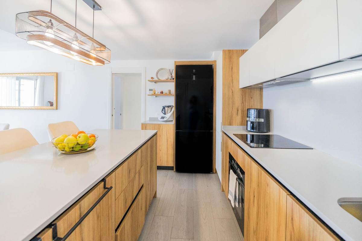 3 Bed Apartment for sale in Fuengirola Costa Del Sol, Málaga, Spain