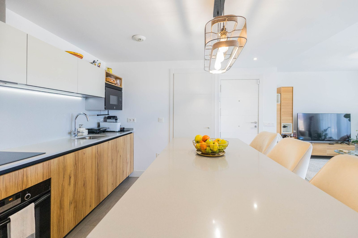 3 Bed Apartment for sale in Fuengirola Costa Del Sol, Málaga, Spain