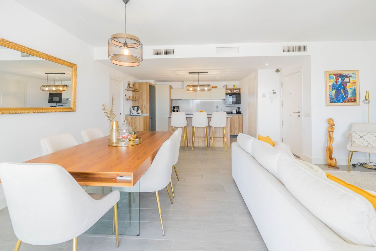3 Bed Apartment for sale in Fuengirola Costa Del Sol, Málaga, Spain