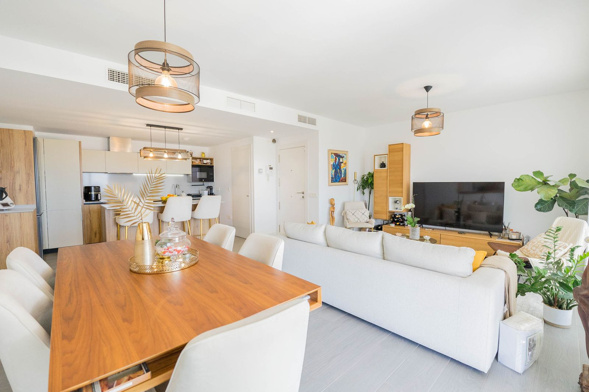 3 Bed Apartment for sale in Fuengirola Costa Del Sol, Málaga, Spain