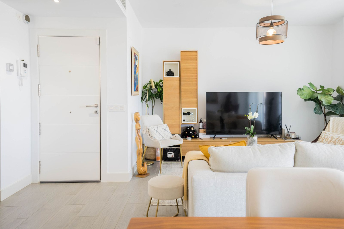 3 Bed Apartment for sale in Fuengirola Costa Del Sol, Málaga, Spain