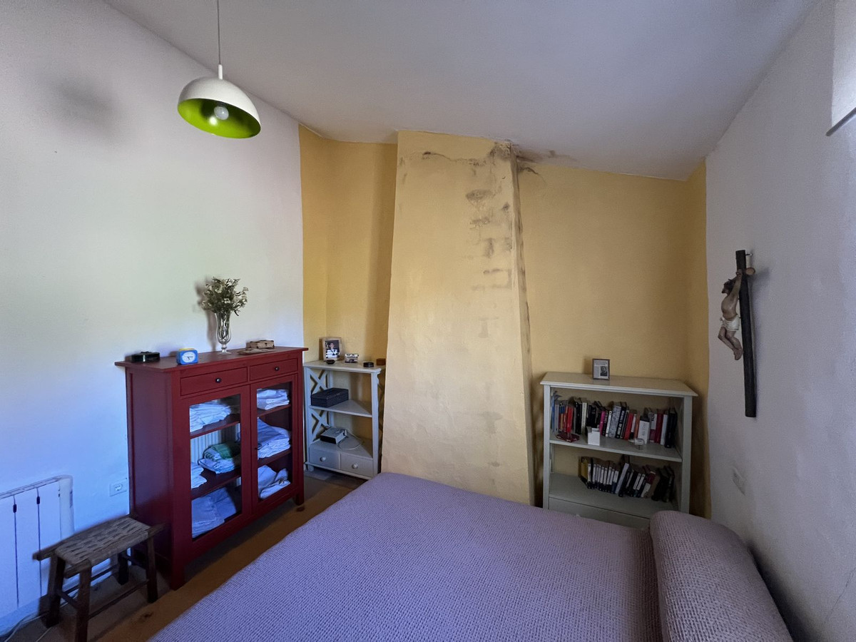 5 Bed Townhouse for sale in Casabermeja Costa Del Sol, Málaga, Spain