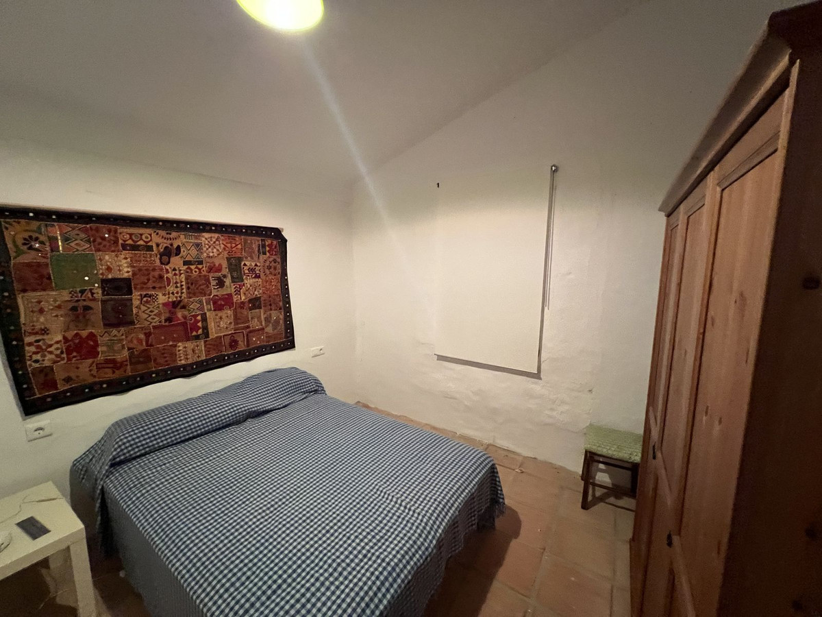 5 Bed Townhouse for sale in Casabermeja Costa Del Sol, Málaga, Spain