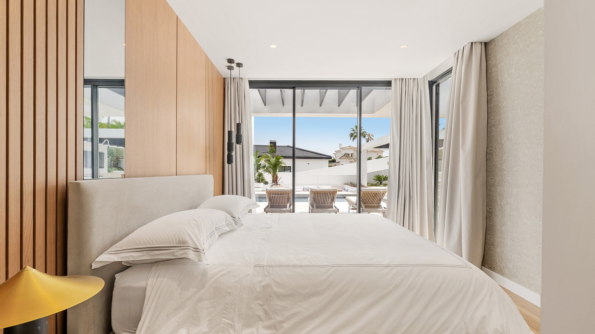 Se vende Villa - Chalet de 6 dormitorios en Costa Del Sol, Málaga, España