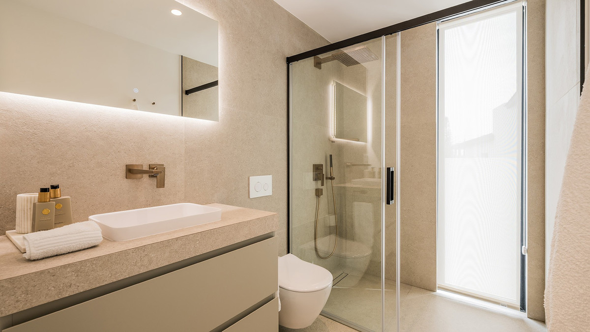 Se vende Villa - Chalet de 6 dormitorios en Costa Del Sol, Málaga, España
