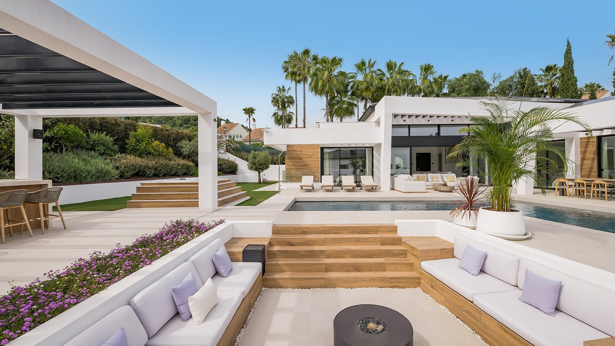 Se vende Villa - Chalet de 6 dormitorios en Costa Del Sol, Málaga, España