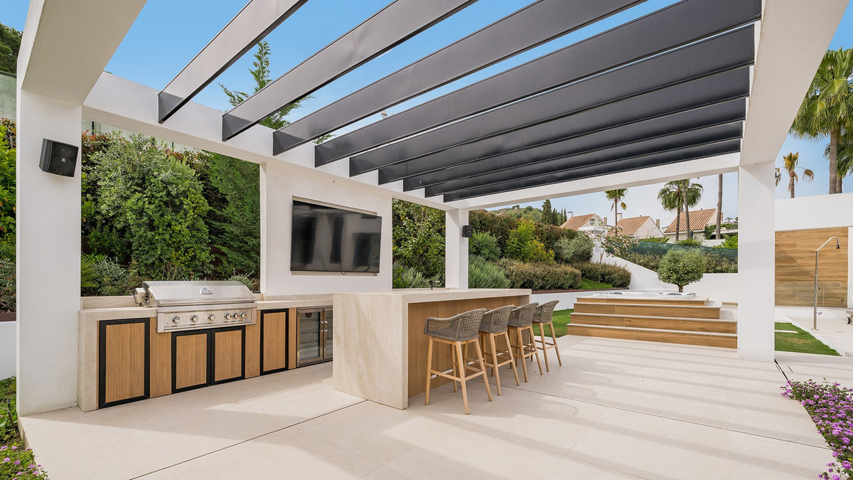 Se vende Villa - Chalet de 6 dormitorios en Costa Del Sol, Málaga, España