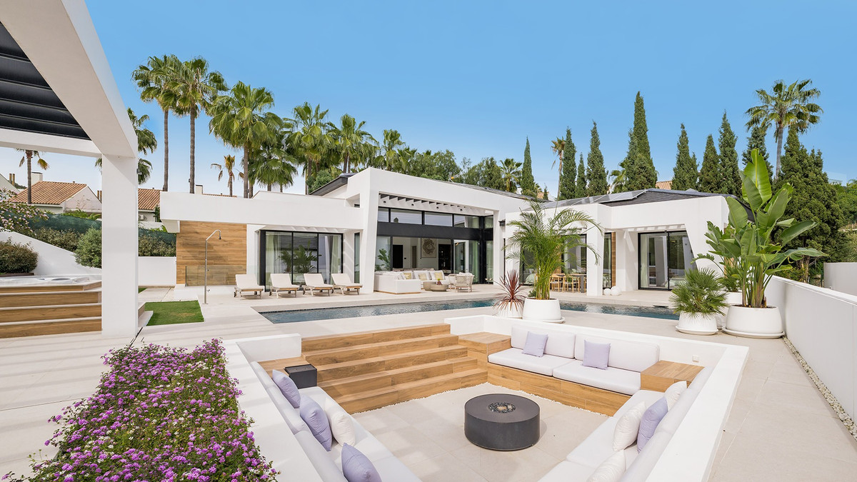 Se vende Villa - Chalet de 6 dormitorios en Costa Del Sol, Málaga, España