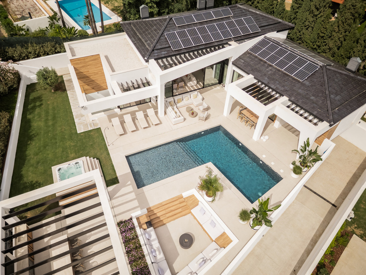 Se vende Villa - Chalet de 6 dormitorios en Costa Del Sol, Málaga, España