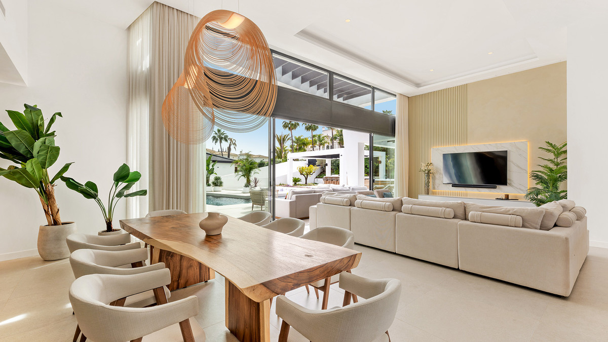 Se vende Villa - Chalet de 6 dormitorios en Costa Del Sol, Málaga, España