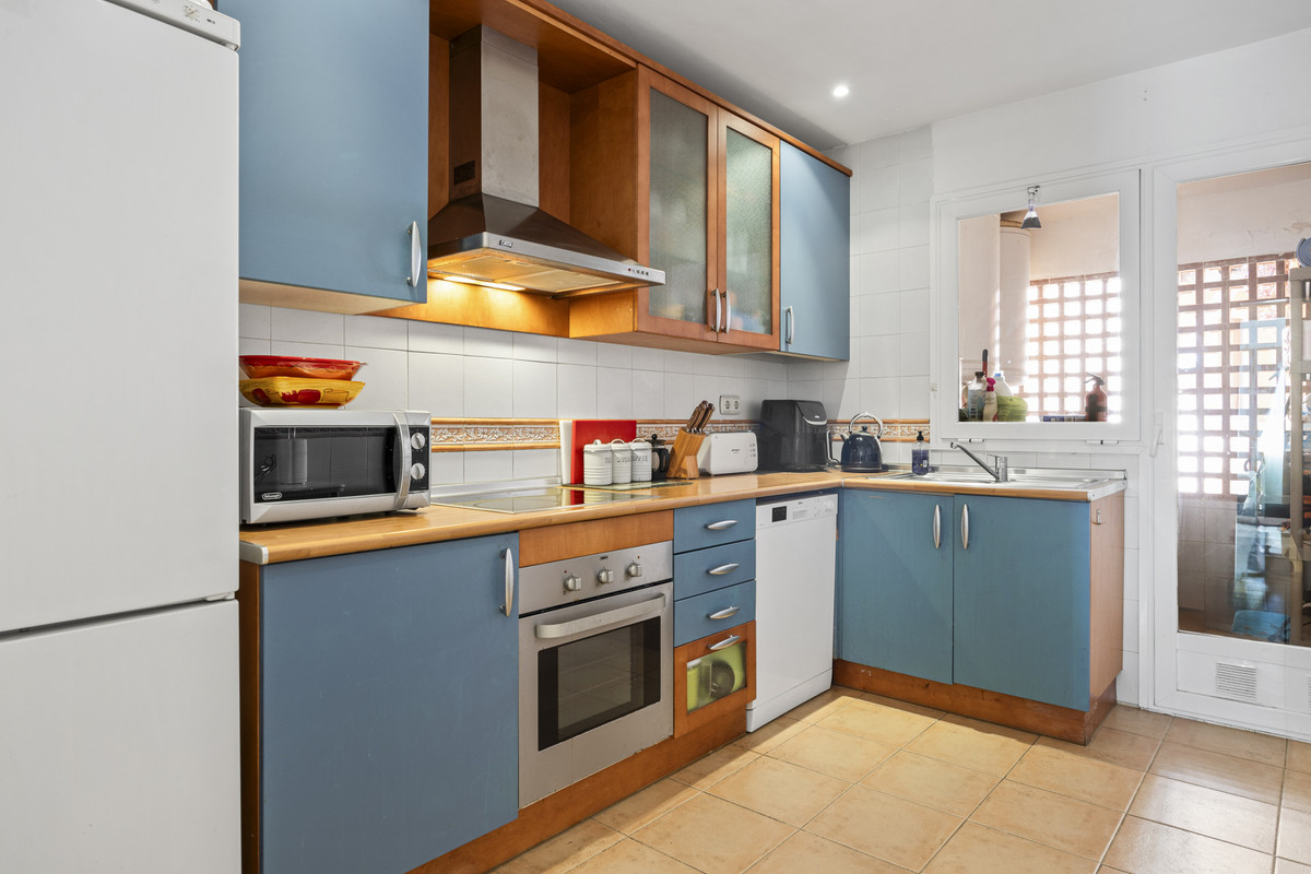 Se vende Apartamento Planta Media de 4 dormitorios en Costa Del Sol, Málaga, España