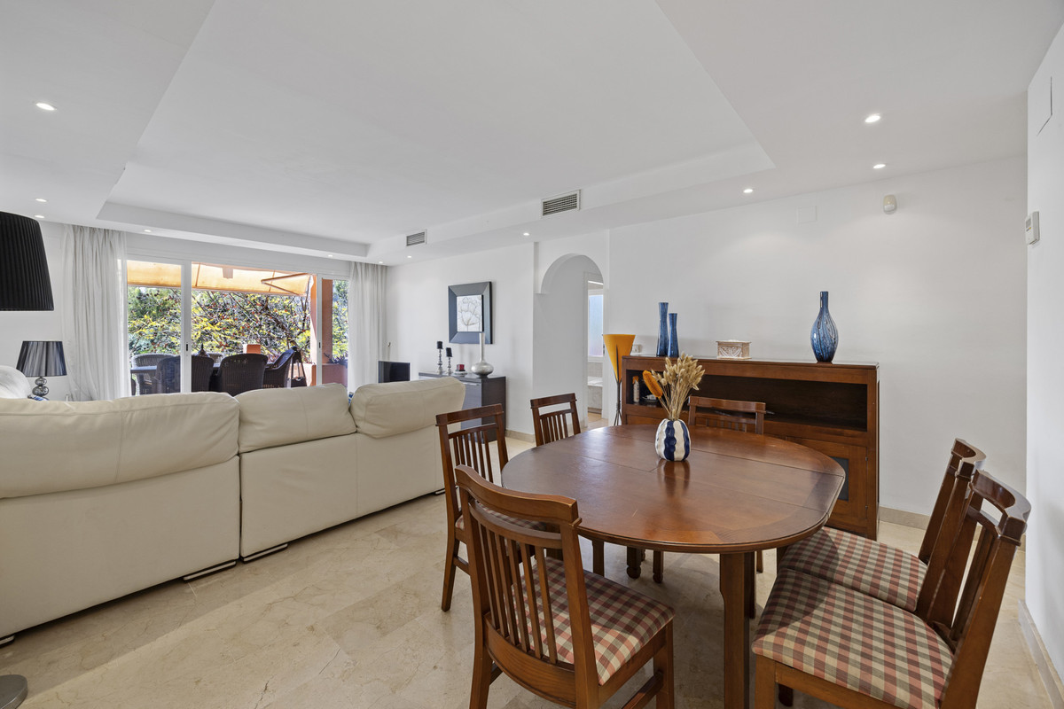 Se vende Apartamento Planta Media de 4 dormitorios en Costa Del Sol, Málaga, España