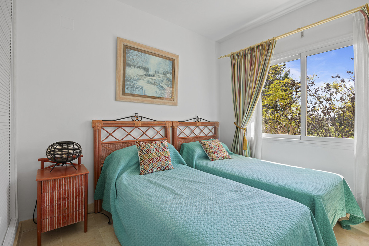 Se vende Apartamento Planta Media de 4 dormitorios en Costa Del Sol, Málaga, España