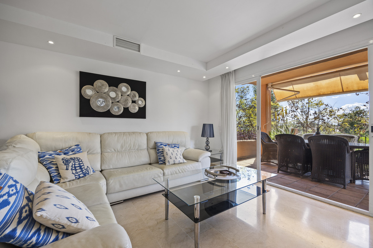 Se vende Apartamento Planta Media de 4 dormitorios en Costa Del Sol, Málaga, España