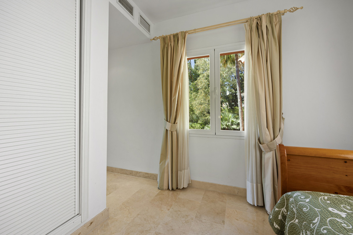 Se vende Apartamento Planta Media de 4 dormitorios en Costa Del Sol, Málaga, España