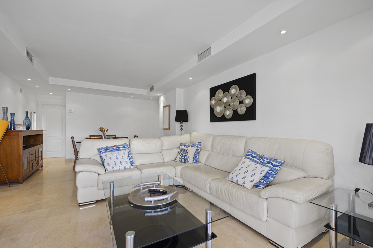 Se vende Apartamento Planta Media de 4 dormitorios en Costa Del Sol, Málaga, España
