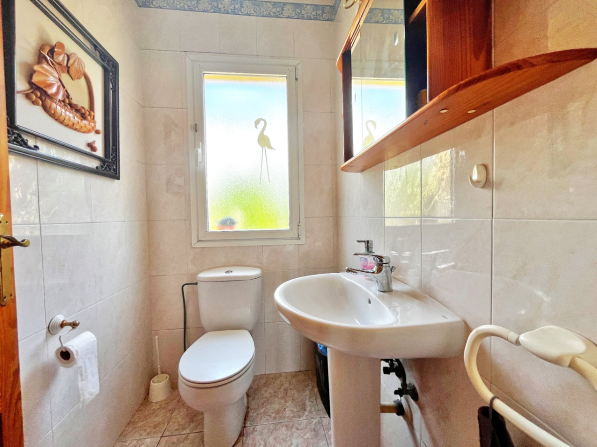 Se vende Villa - Chalet de 4 dormitorios en Costa Blanca, Alicante, España