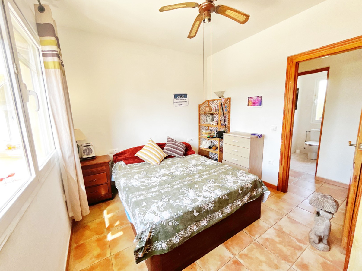 Se vende Villa - Chalet de 4 dormitorios en Costa Blanca, Alicante, España