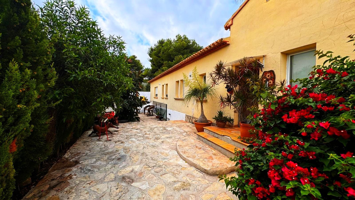 Se vende Villa - Chalet de 4 dormitorios en Costa Blanca, Alicante, España