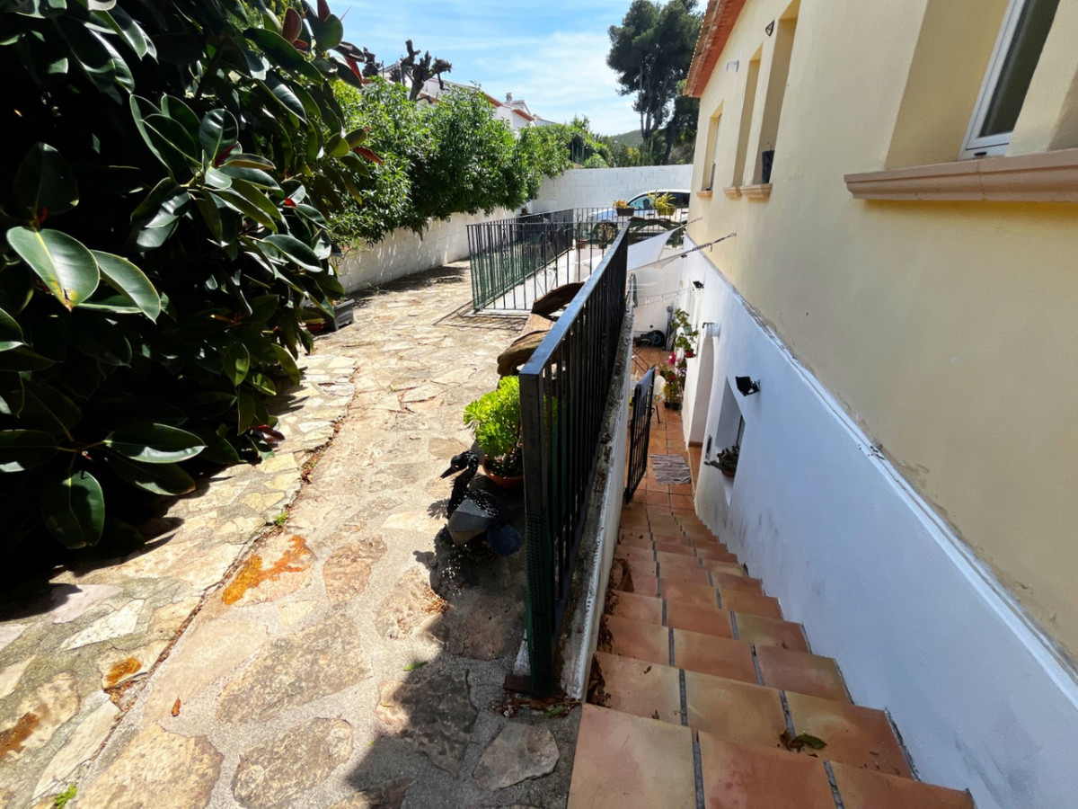 Se vende Villa - Chalet de 4 dormitorios en Costa Blanca, Alicante, España