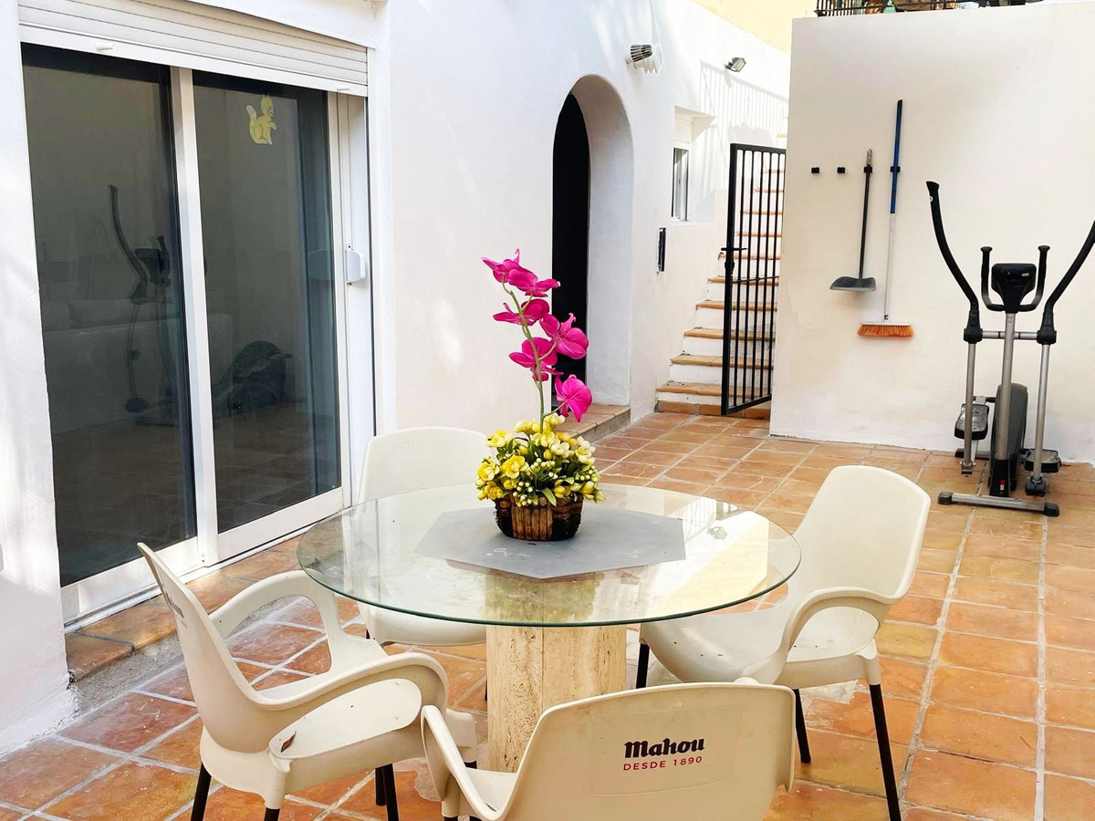 Se vende Villa - Chalet de 4 dormitorios en Costa Blanca, Alicante, España