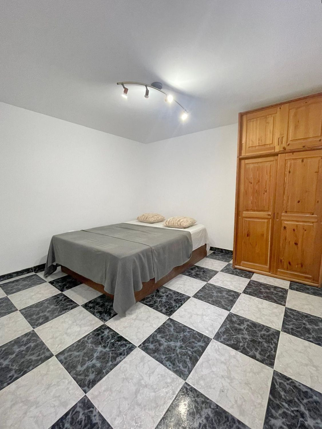 Se vende Villa - Chalet de 4 dormitorios en Costa Blanca, Alicante, España