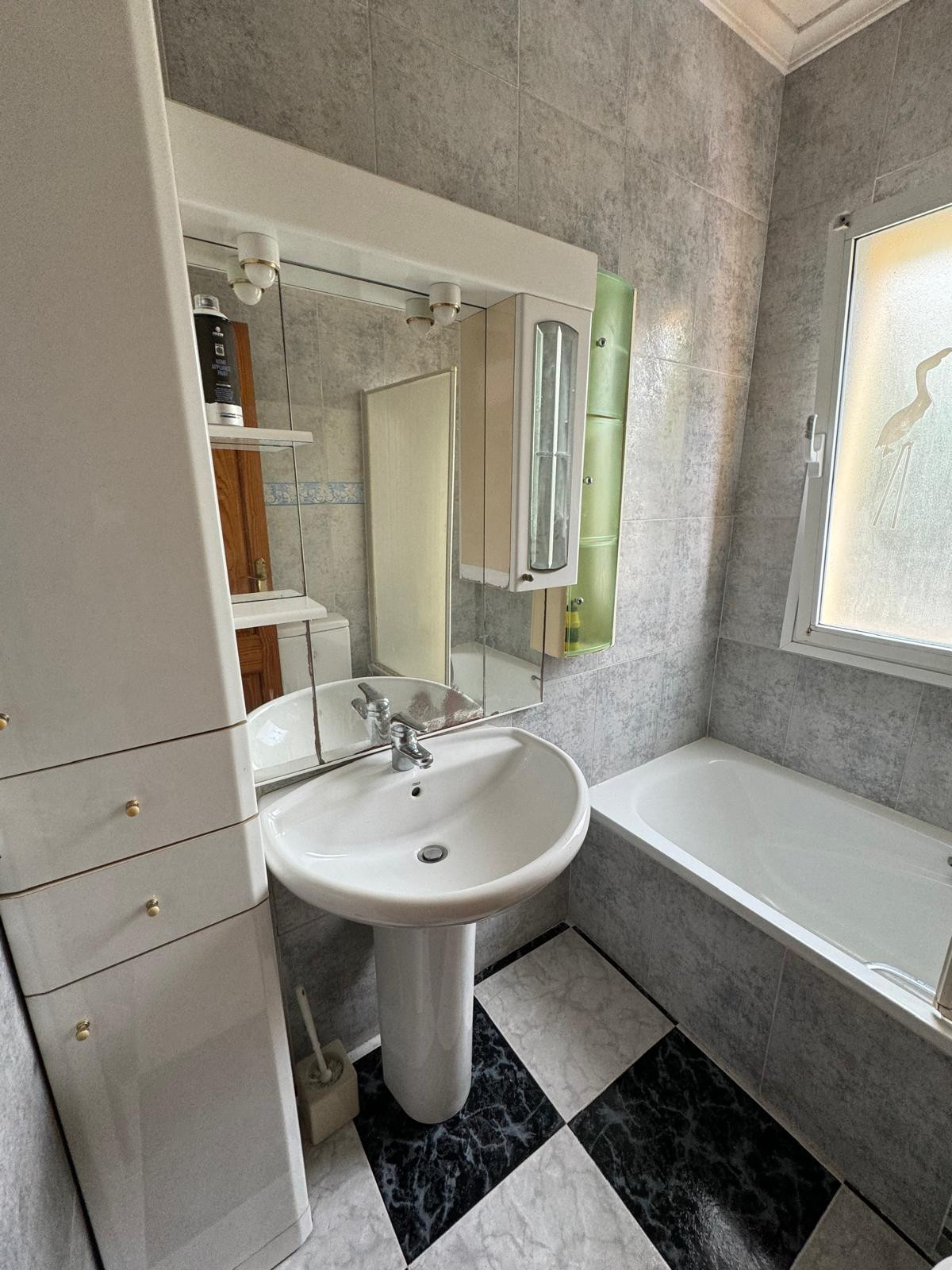 Se vende Villa - Chalet de 4 dormitorios en Costa Blanca, Alicante, España