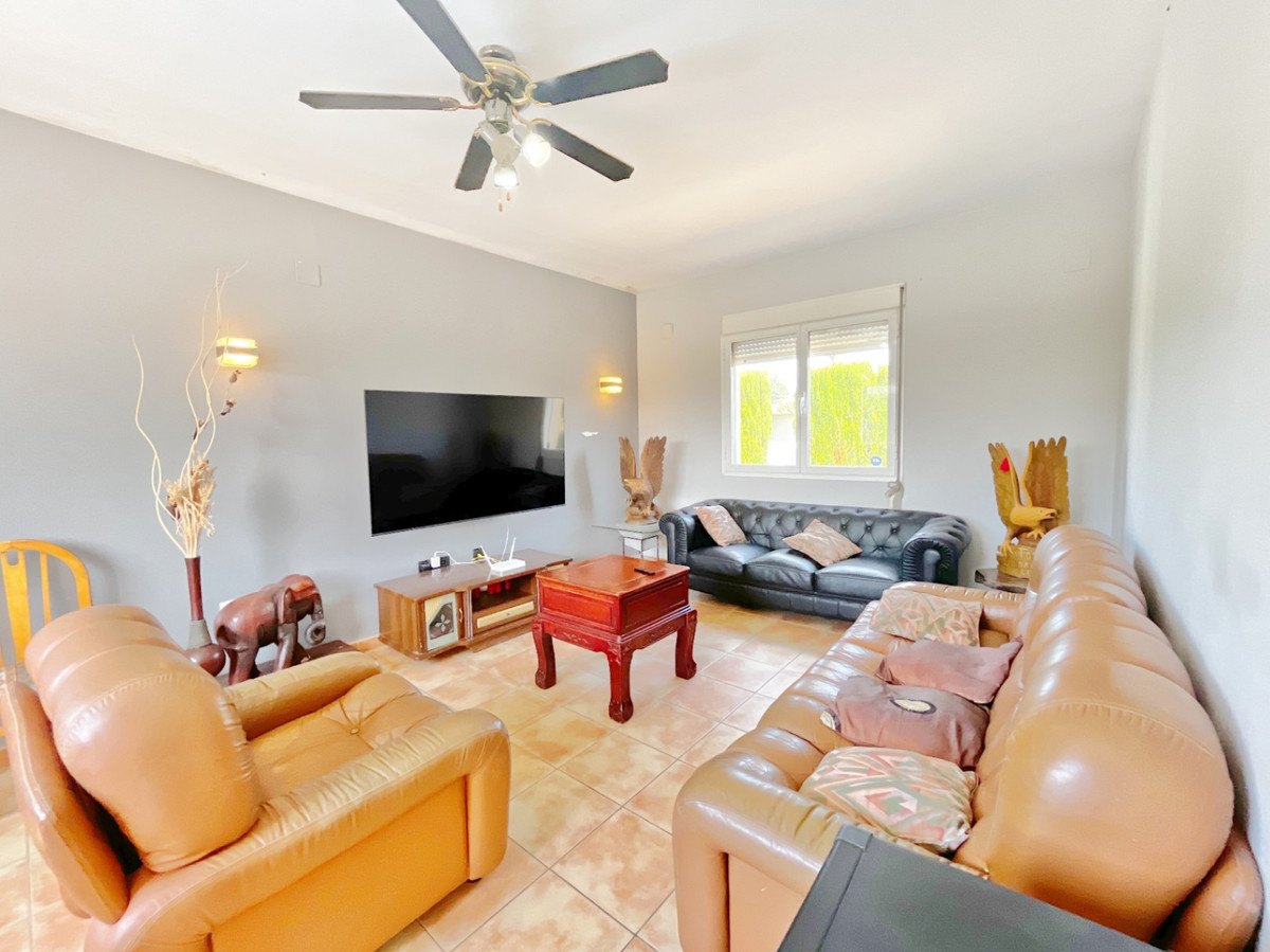 Se vende Villa - Chalet de 4 dormitorios en Costa Blanca, Alicante, España