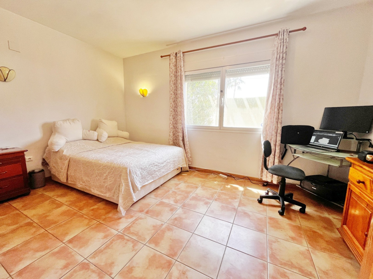Se vende Villa - Chalet de 4 dormitorios en Costa Blanca, Alicante, España
