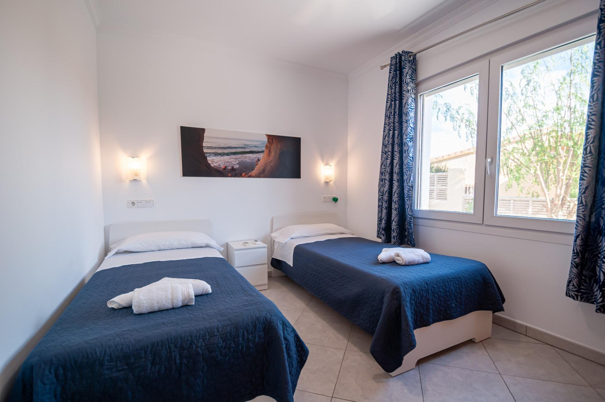 Se vende Villa - Chalet de 3 dormitorios en Costa Blanca, Alicante, España