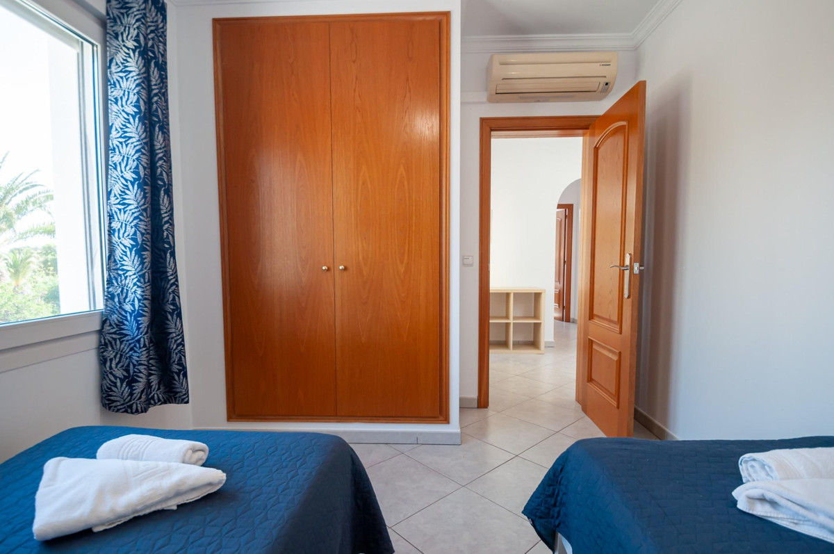 Se vende Villa - Chalet de 3 dormitorios en Costa Blanca, Alicante, España