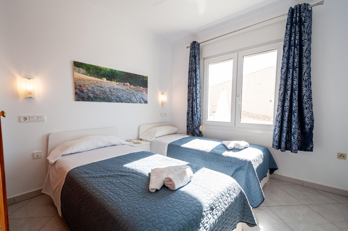 Se vende Villa - Chalet de 3 dormitorios en Costa Blanca, Alicante, España