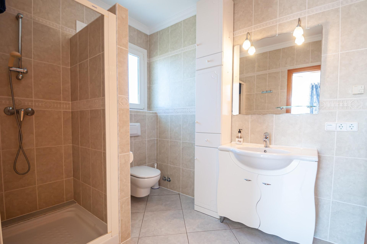 Se vende Villa - Chalet de 3 dormitorios en Costa Blanca, Alicante, España