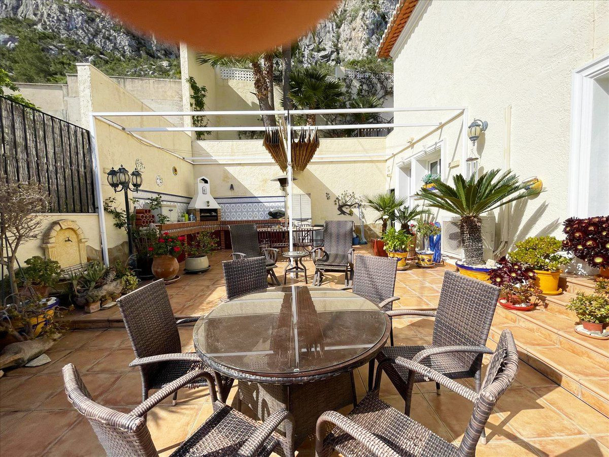 Se vende Villa - Chalet de 3 dormitorios en Costa Blanca, Alicante, España