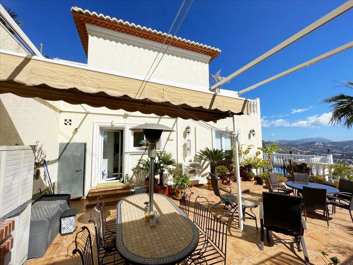 Se vende Villa - Chalet de 3 dormitorios en Costa Blanca, Alicante, España