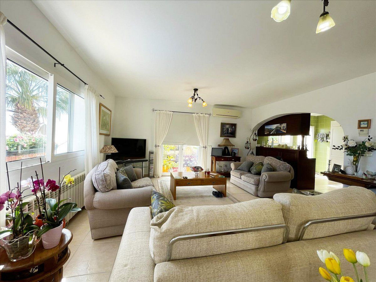 Se vende Villa - Chalet de 3 dormitorios en Costa Blanca, Alicante, España
