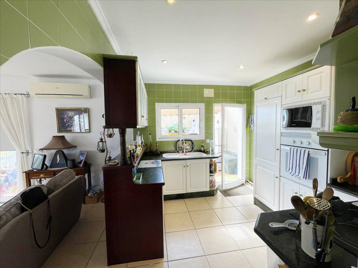 Se vende Villa - Chalet de 3 dormitorios en Costa Blanca, Alicante, España