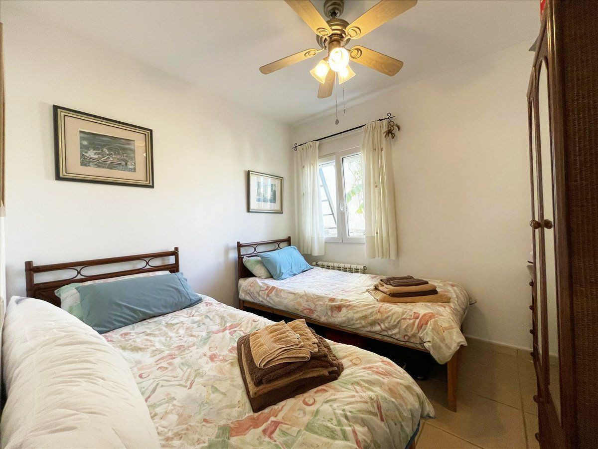 Se vende Villa - Chalet de 3 dormitorios en Costa Blanca, Alicante, España