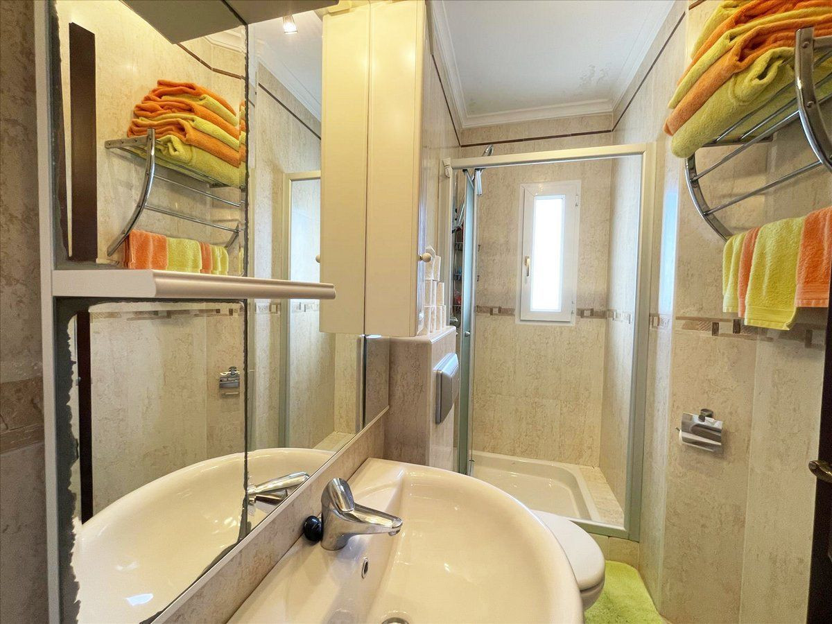 Se vende Villa - Chalet de 3 dormitorios en Costa Blanca, Alicante, España