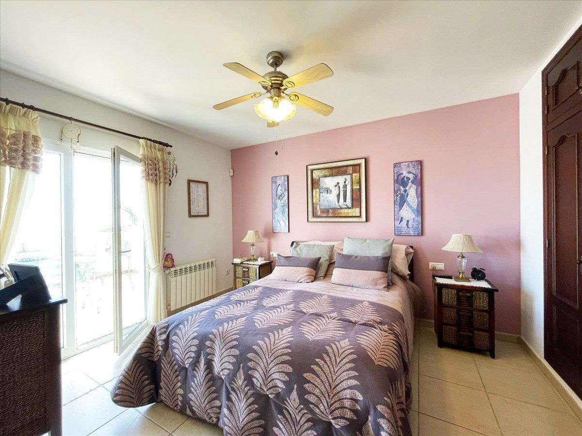 Se vende Villa - Chalet de 3 dormitorios en Costa Blanca, Alicante, España