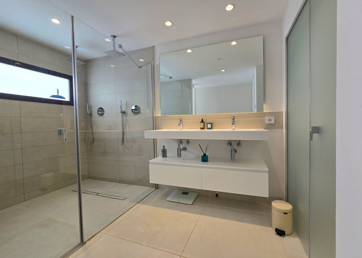 3 Bed Apartment for sale in Higueron Costa Del Sol, Málaga, Spain