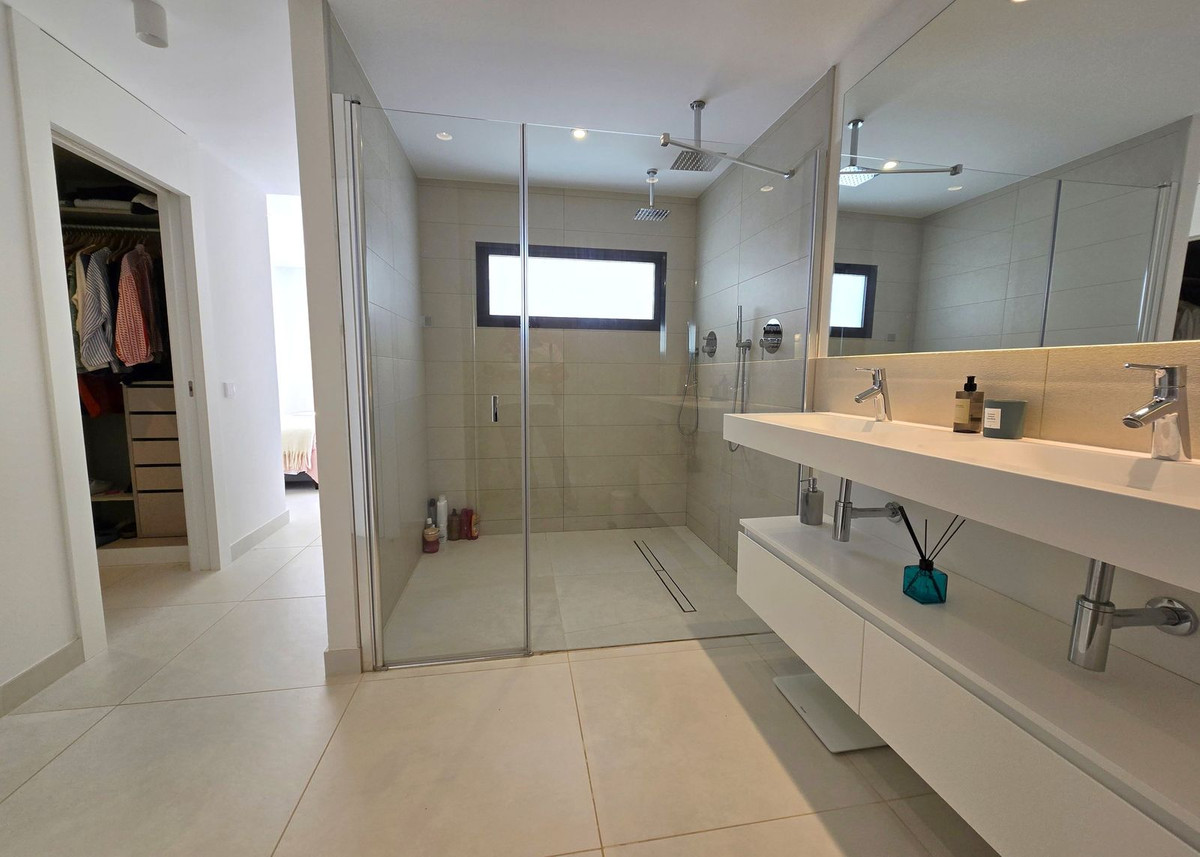 3 Bed Apartment for sale in Higueron Costa Del Sol, Málaga, Spain