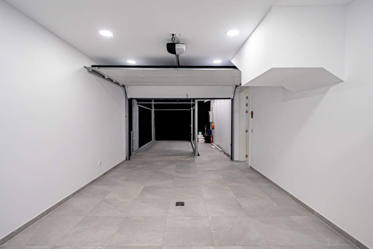 Se vende Villa - Chalet de 4 dormitorios en Costa Del Sol, Málaga, España