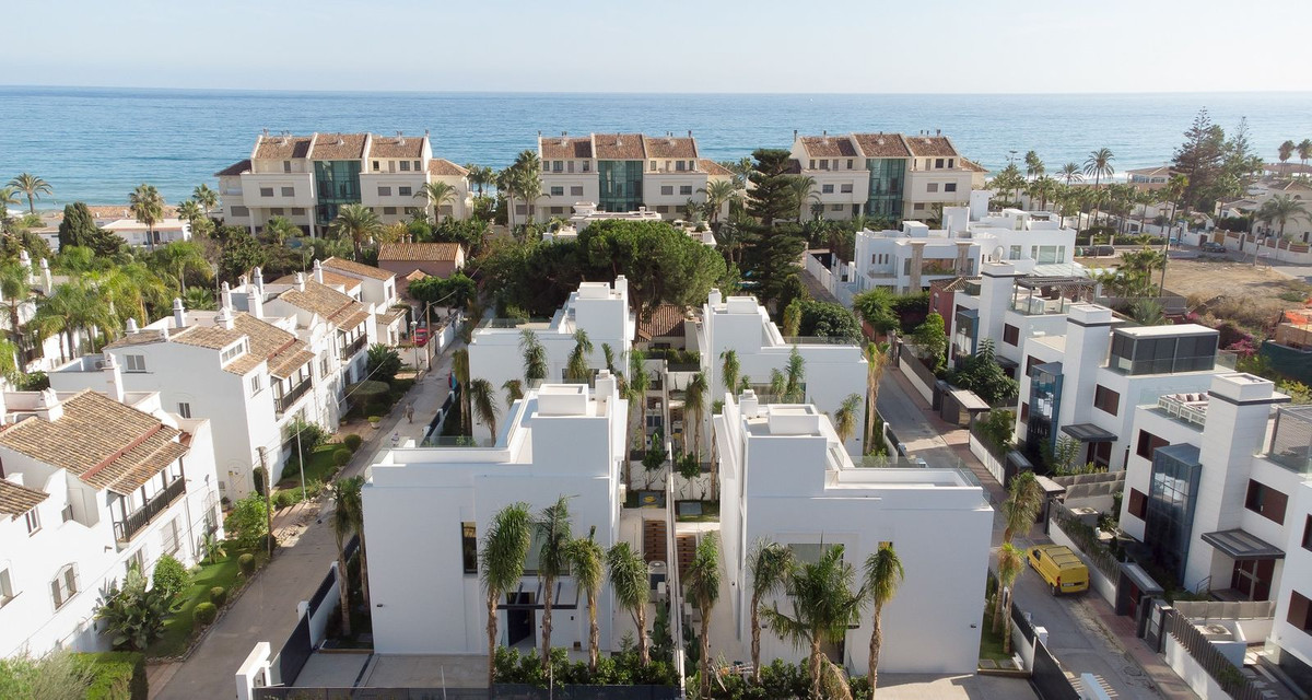 Se vende Villa - Chalet de 4 dormitorios en Costa Del Sol, Málaga, España
