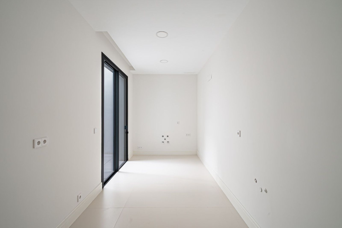 Se vende Villa - Chalet de 4 dormitorios en Costa Del Sol, Málaga, España