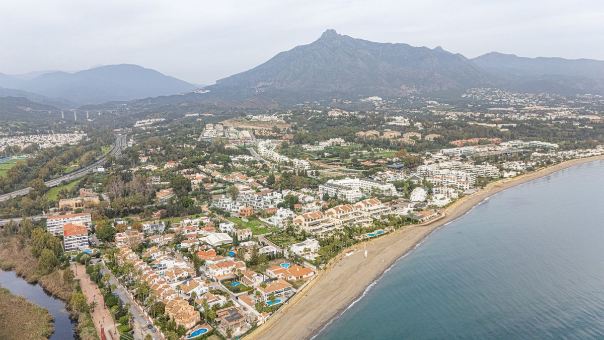 Se vende Villa - Chalet de 4 dormitorios en Costa Del Sol, Málaga, España