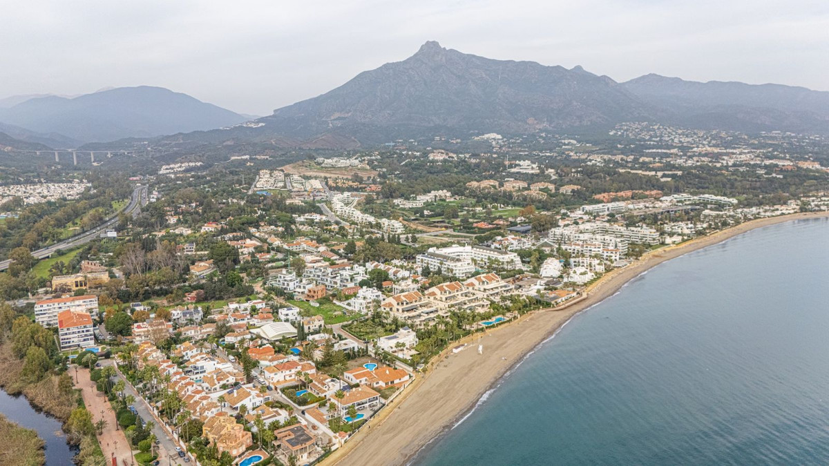 Se vende Villa - Chalet de 4 dormitorios en Costa Del Sol, Málaga, España