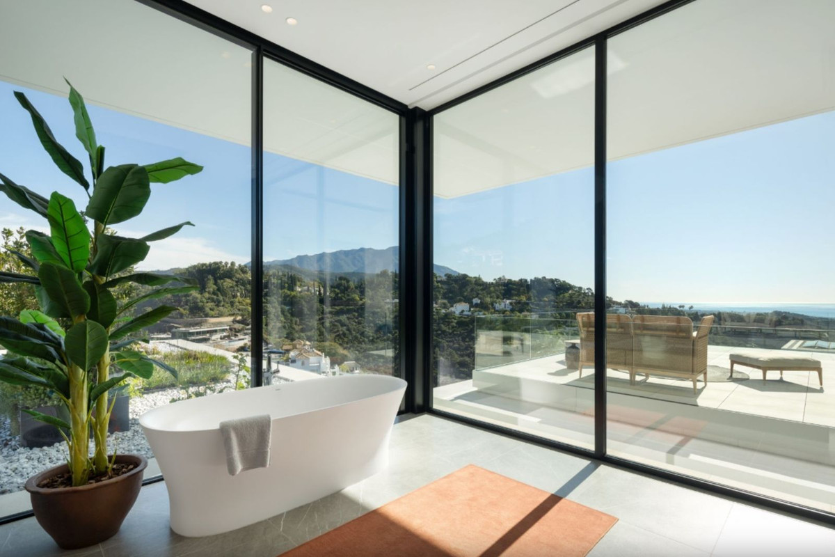 Se vende Villa - Chalet de 8 dormitorios en Costa Del Sol, Málaga, España